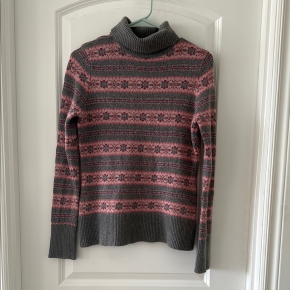 Garnet Hill Sweaters - Garnet Hill💕Gray and Pink Patterned Turtleneck Sweater